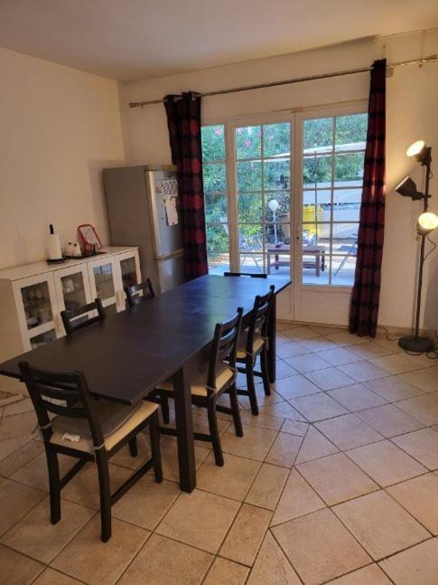 Grande maison avec 5 chambres et jardin Avignon Extérieur photo