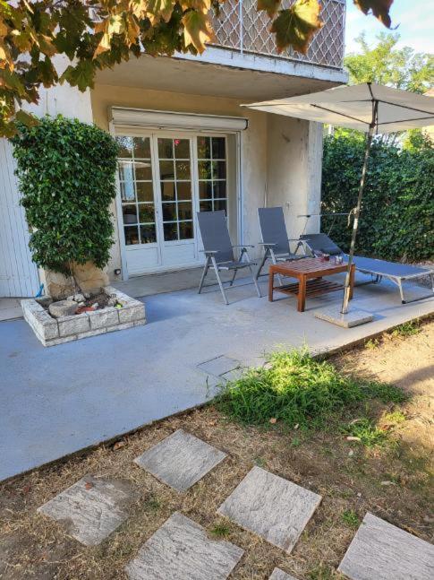 Grande maison avec 5 chambres et jardin Avignon Extérieur photo